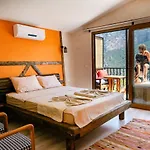 Manzara Bungalow Panzió 3*