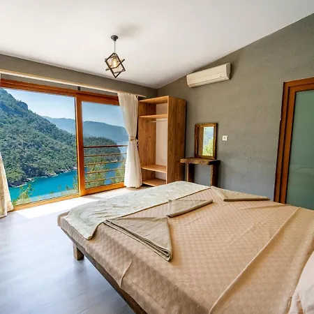 Manzara Bed & Breakfast 3*